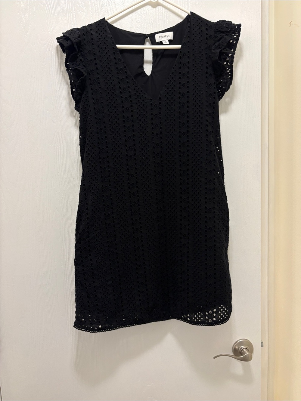 Evereve Black Eyelet Flutter Sleeve Shift Dress